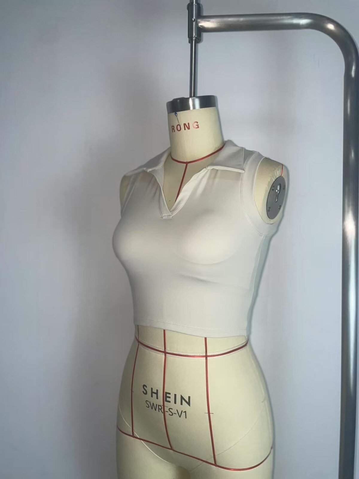 Item No BX67  Crop Tank - Image 2